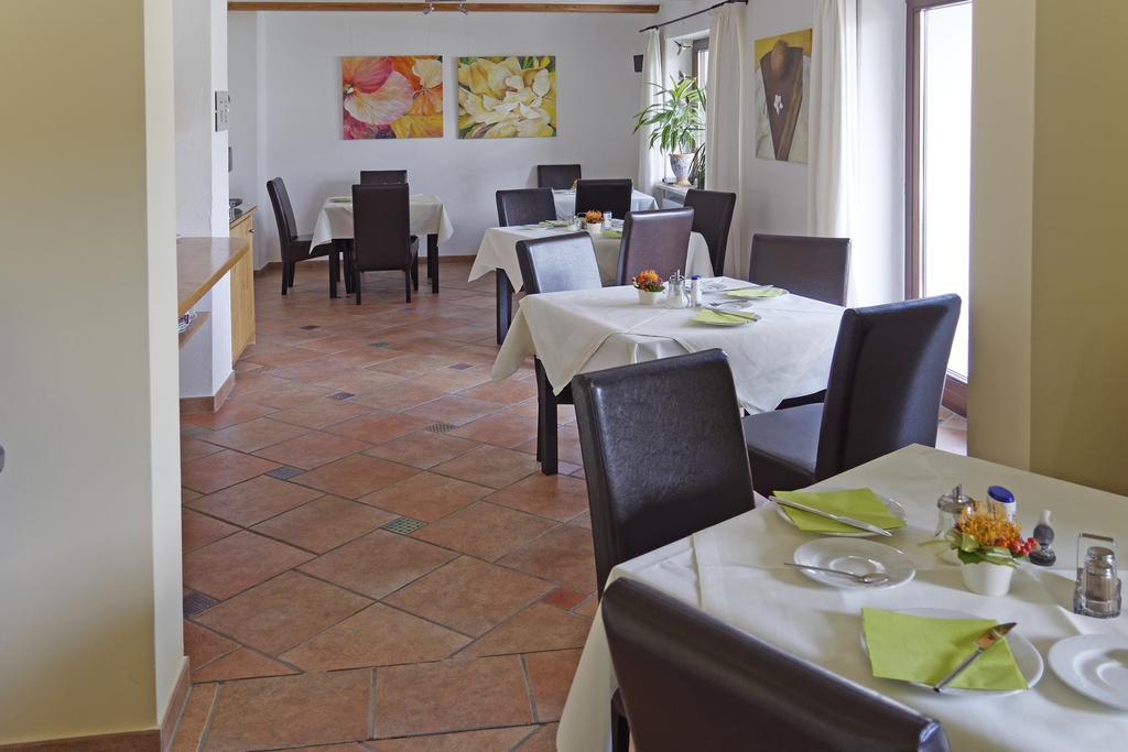 Hotel Garni Mowe 图青 外观 照片
